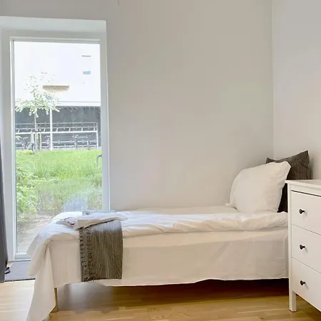 Spacious For 5 In Gellerupparken דירה *