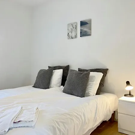 Spacious For 5 In Gellerupparken אורהוס