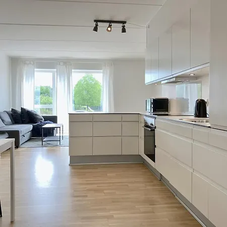 Spacious For 5 In Gellerupparken אורהוס